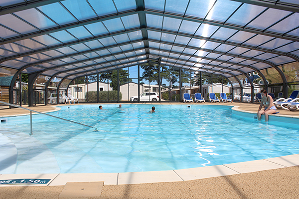 grand bassin piscine couverte chauffée