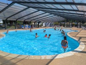 grand bassin chauffé piscine couverte
